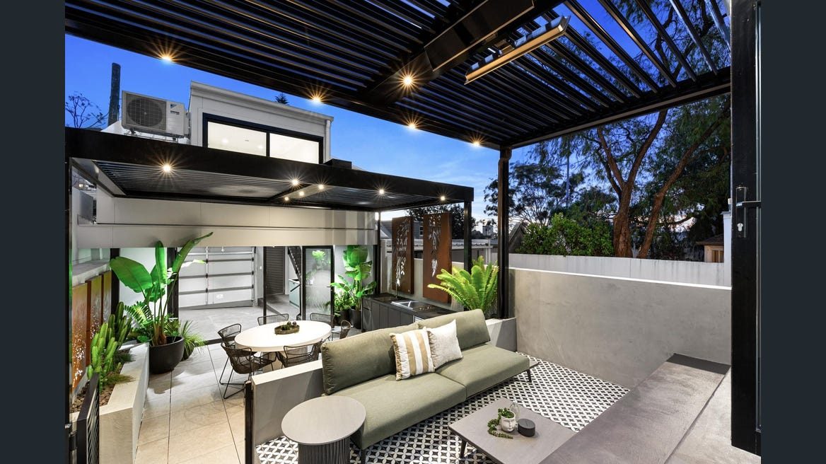 Woollahra, Courtyard