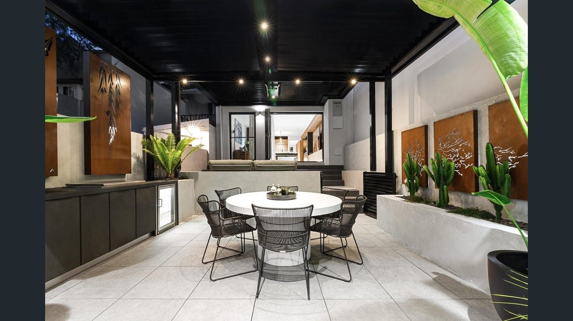 Woollahra, Courtyard 3